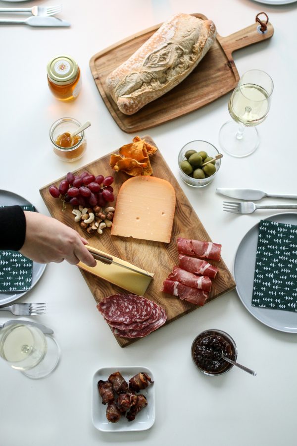 Entspannt ins Weihnachtswochenende mit Wein und Käse