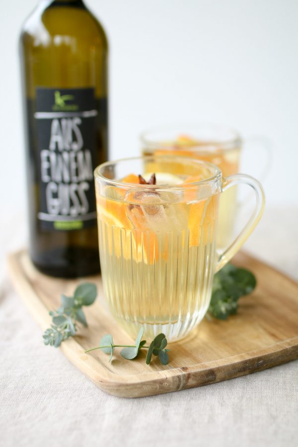 Weißer Glühwein auf Eis | 23QM Stil #glühwein #weißerglühwein #weihnachten #weihnachtsmenü